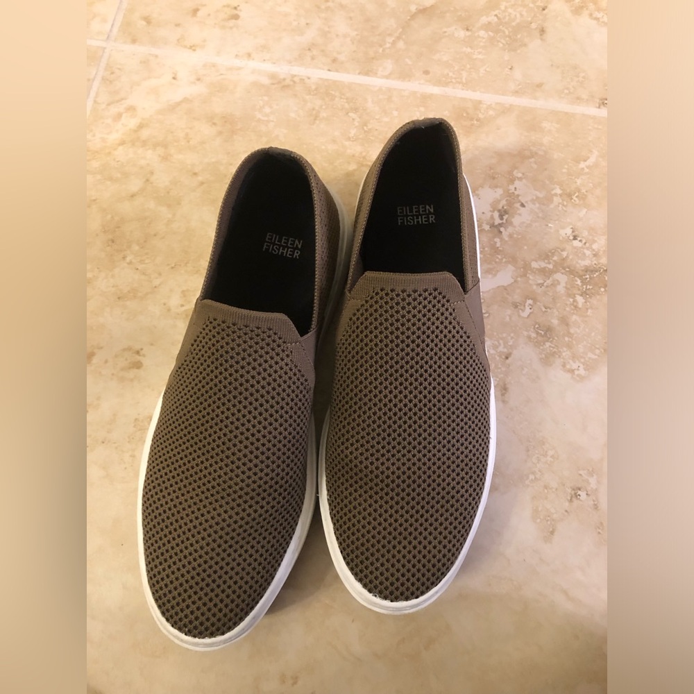 Eileen fisher slip on platform shoe 9